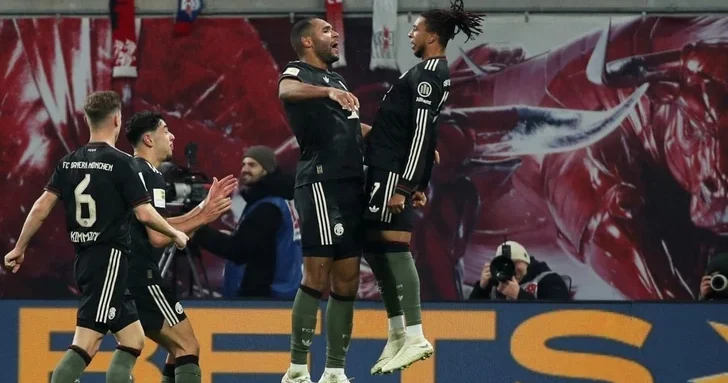 Бавария разгромила Лейпциг , Олисе забил и сделал три голевые передачи