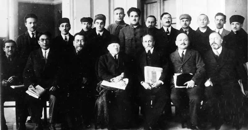 Türk xalqları hansı əlifbanı seçməlidir?