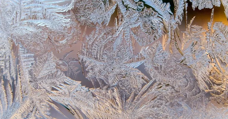 Метель, гололёд и штормовой ветер: 45 градусные морозы в Казахстане