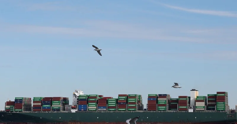 Судно с грузом металла из РФ остановили в порту Бриндизи