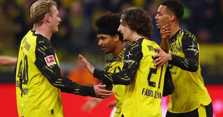 Дортмундская Боруссия в концовке вырвала победу над Санкт Паули