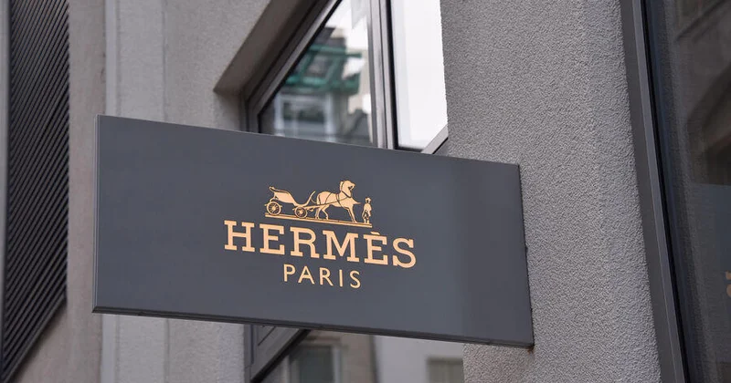 Известный бренд обвинили в слежке за покупателями