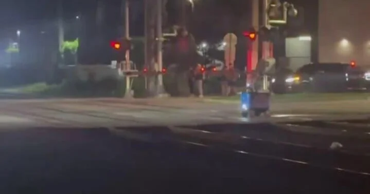 Робот доставщик был раздавлен поездом во Флориде ВИДЕО