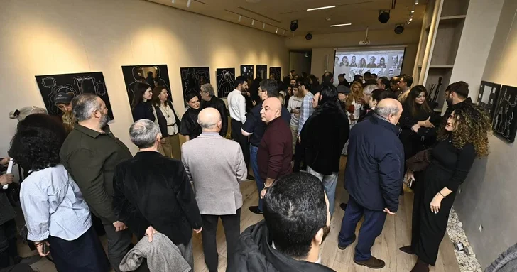 Арт Центр Nine Senses представил выставку Зеркала Гюнель Равиловой