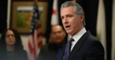 Kaliforniya qubernatoru Trampı hədələdi