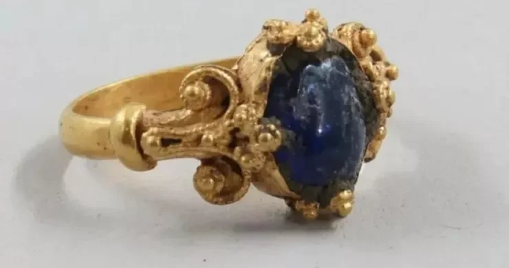 Norveçdə yaşı təxminən 800 il olan qızıl üzük aşkar edildi