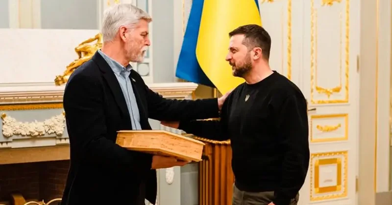 “Ukrayna ağrılı güzəştlərə hazırdır” Petr Pavel