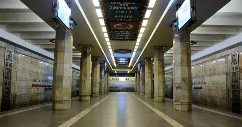 20 Yanvar metrosunun platformasında bir nəfər ölüb