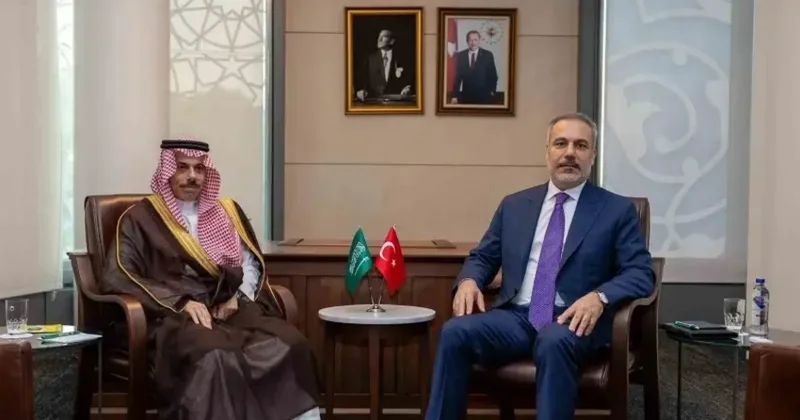 Хакан Фидан обсудил с саудовским коллегой напряженность в регионе