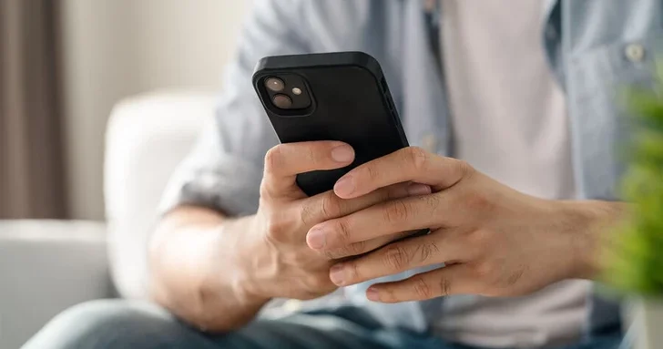 Названа неожиданная опасность чрезмерного использования смартфона