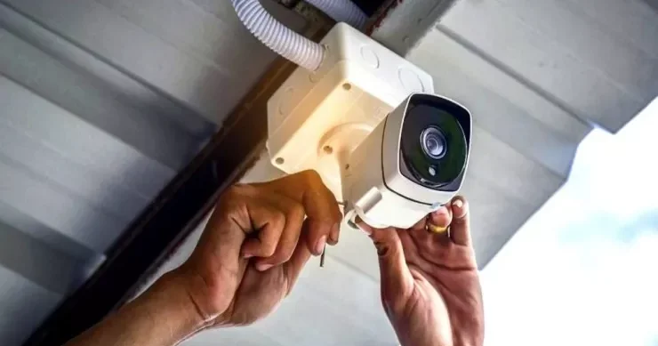 Mağazaları qarət etdi, kamera görüntülərini də oğurladı Sumqayıtda ŞOK