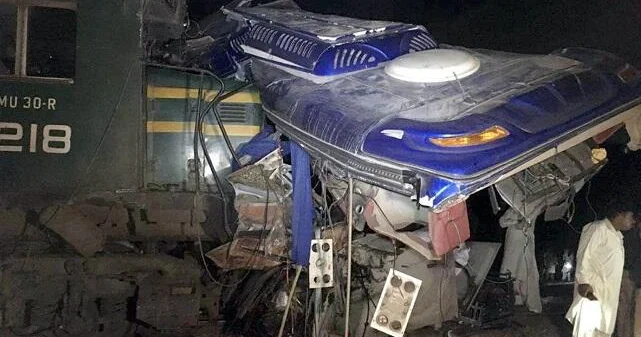 Pakistanda ağır qəzalar: 24 ölü, 45 yaralı