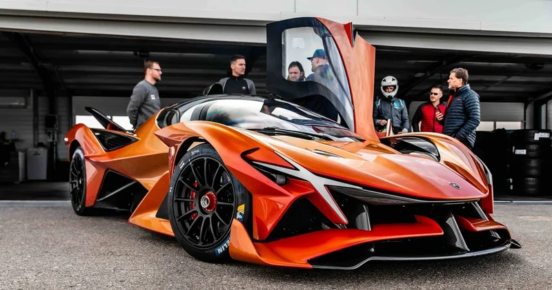 Transformerlərə bənzəyən avtomobil təqdim olundu