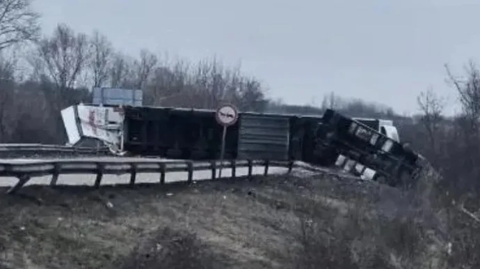 Avtobusla yük maşınının toqquşdu 4 ölü, 7 yaralı