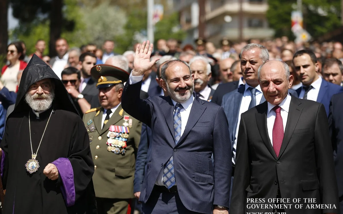 Paşinyanın bu sözü müharibəyə çağırış idi Keçmiş prezident