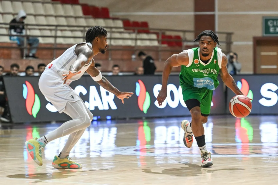 Azərbaycan klubu iki basketbolçu ilə yollarını ayırdı