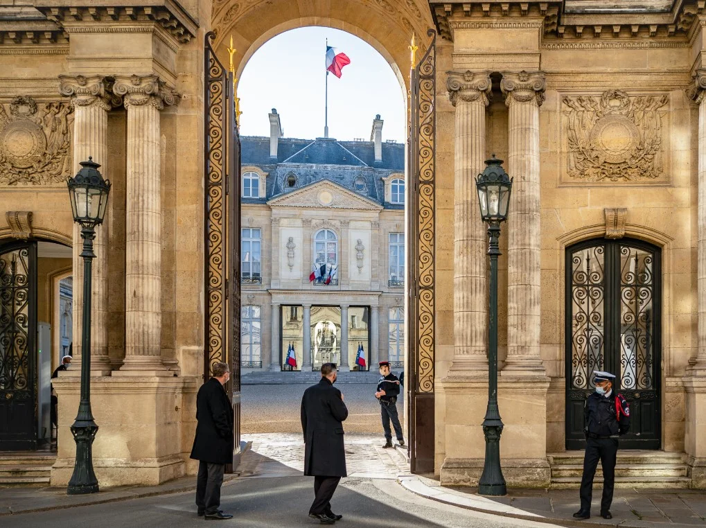 The Guardian: Paris Rusiya atəşkəsi pozarsa, Ukraynanın NATO ya daxil olması variantını müzakirə edəcək