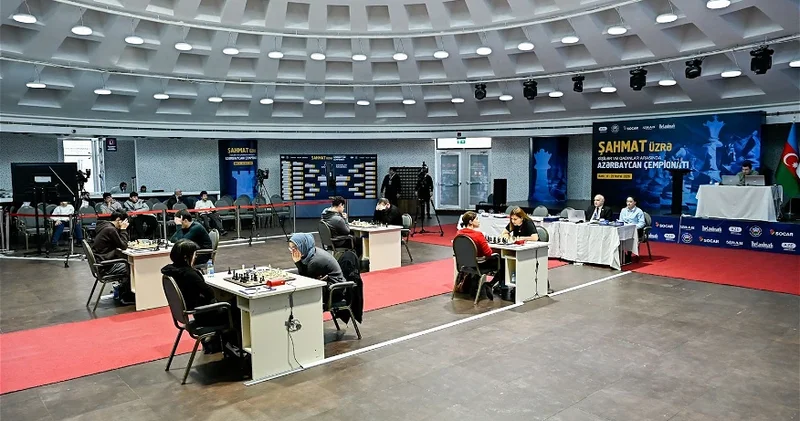 Две победы и две ничьи в первых полуфинальных встречах чемпионата
