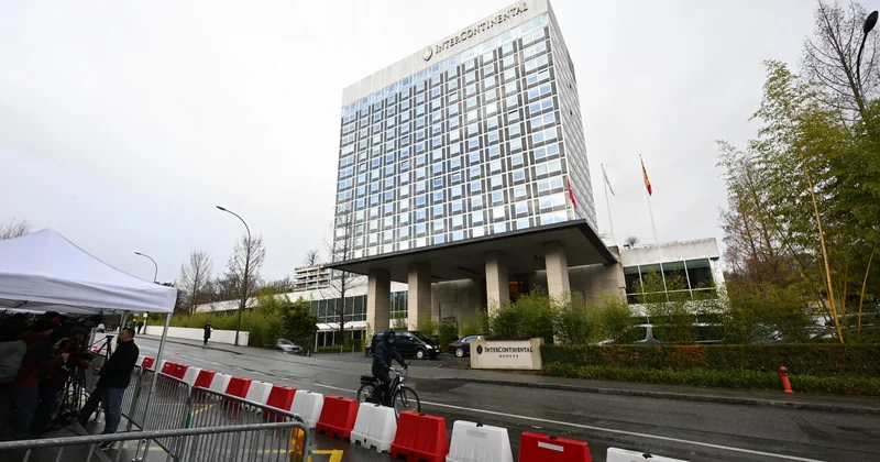 Делегация Великобритании прибыла к месту переговоров РФ США Украина