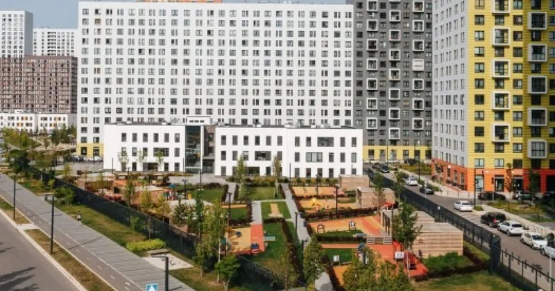 В Москве азербайджанский бизнесмен и его жена выпали из высотки