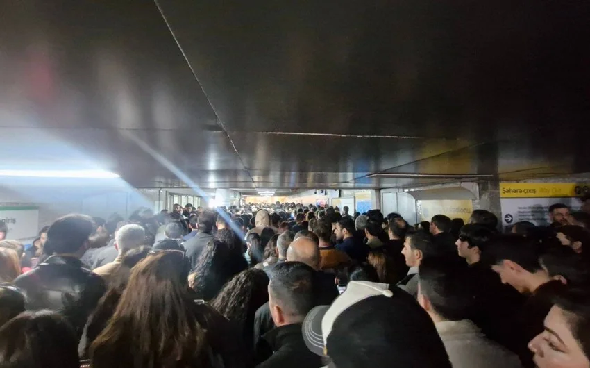 Metronun “Koroğlu” stansiyasında sərnişin sıxlığı yarandı KONKRET