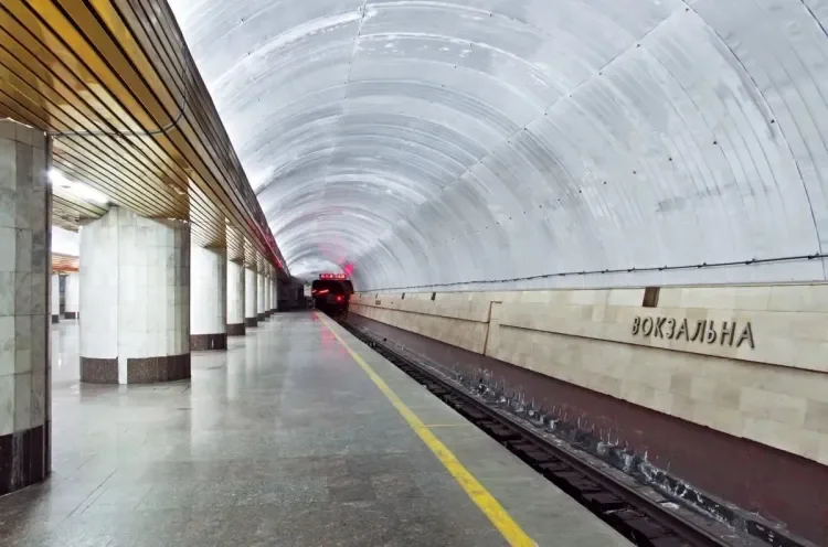 Kiyevdə metro stansiyası şübhəli qutuya görə bağlandı