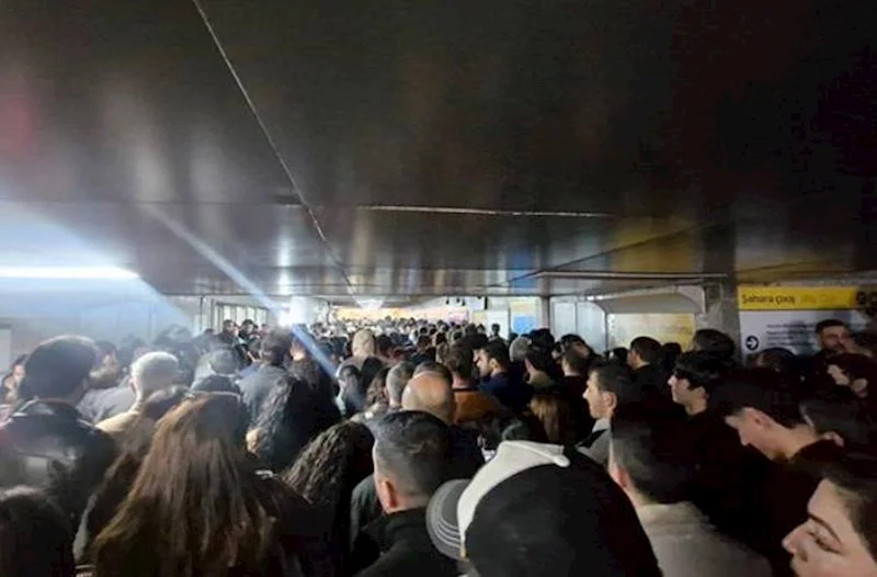 “Koroğlu” metrosunda izdiham Video