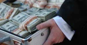 ÖLKƏDƏN MILYARDLARLA DOLLAR ÇIXARILIR... Pullarımız haralara gedir?