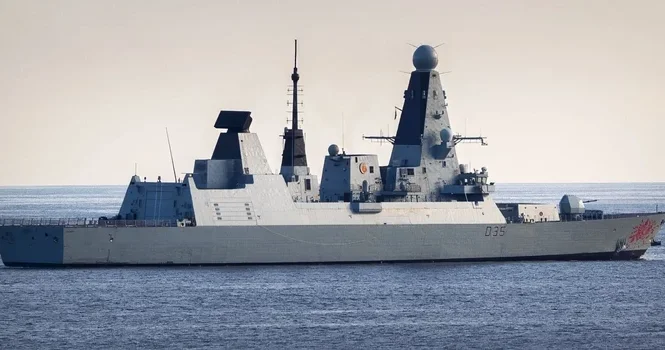 Военный корабль Великобритании прибыл до Средиземного моря для защиты Кипра