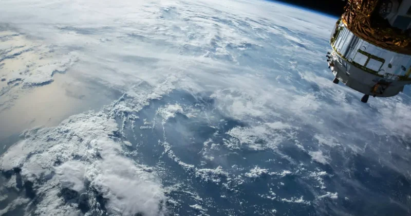 На орбите Земли уже находится более 10 тысяч спутников Starlink