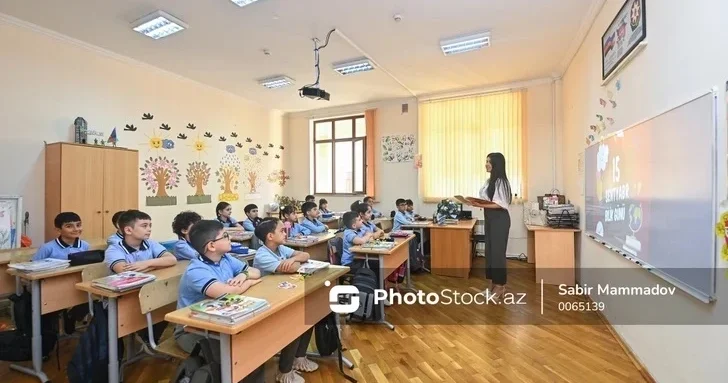 Как спад рождаемости может изменить рынок педагогических кадров в Азербайджане? Мнение эксперта