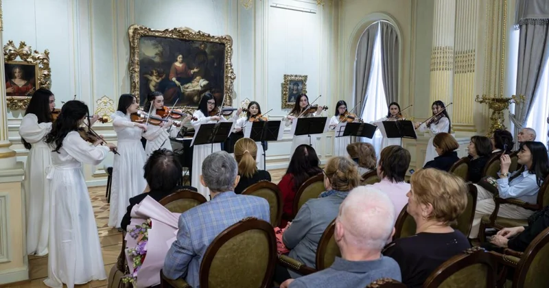 “Detache Sabah” violinoçular ansamblının konserti baş tutub FOTO