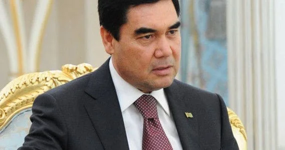 Qurbanqulu Berdiməhəmmədov Bakıya gəlir