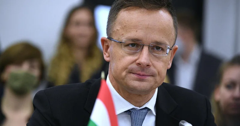 Сийярто: Венгрия будет бороться против запрета на российскую нефть