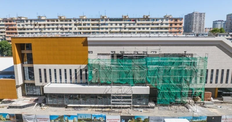 В Баку готовится к открытию новый торговый центр Podium Mall