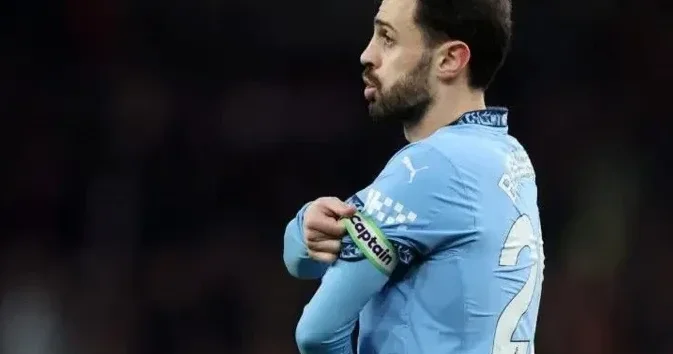 Bernardo Silva Çempionlar Liqasında ilk qırmızı vərəqəsini alıb Squawka