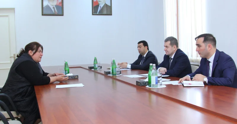 Kənd təsərrüfatı nazirinin müavini Goranboyda vətəndaşların müraciətlərini dinləyib, fermerlərlə görüşüb