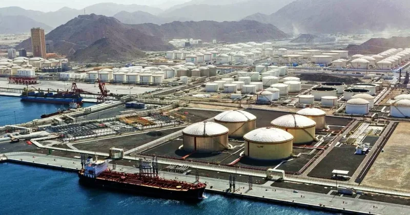 Военные действия остановили работу нефтяных терминалов в Фуджейре