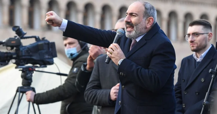 Paşinyan “Qarabağ klanı” qarşıdurması: döyüş qarşıdadır