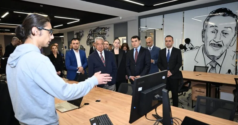 Hafiz Paşayev Yaradıcı Mərkəzdə yaradılan şəraitlə tanış oldu