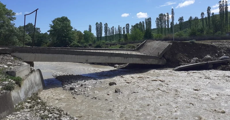 В реке Шабранчай обнаружены тела двух человек