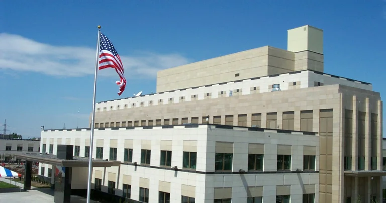 США предупредили армян
