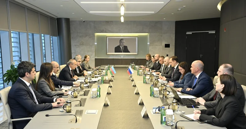 İqtisadiyyat Nazirliyi Rusiyanın Dövlət Qeydiyyatı, Kadastrı və Kartoqrafiya Xidməti ilə məlumat mübadiləsini müzakirə edib