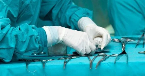 Azərbaycanda plastik cərrahiyyə edə biləcək həkimlərin siyahısı açıqlandı