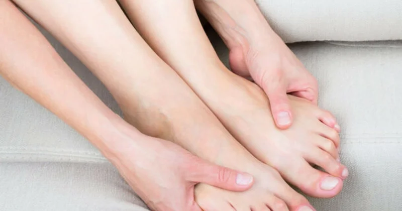 Ayaqların soyuq olması nə dərəcədə təhlükəlidir? Həkimdən XƏBƏRDARLIQ