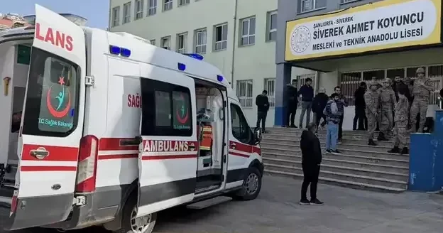 Очередная вооруженная атака в школе Турции: родитель пытался напасть на учителя с ножом