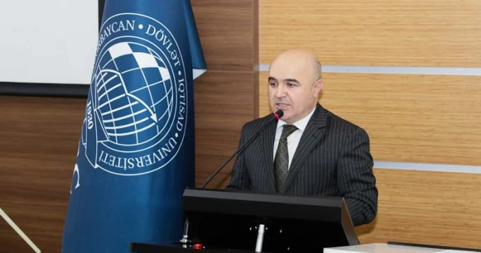 İqtisadçı Eldəniz Əmirovun kitabının təqdimatı olub