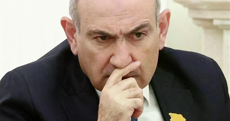 Пашинян: народ Армении должен изгнать из политики псов и шакалов партии войны