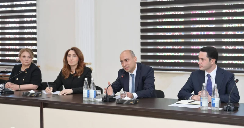 Emin Əmrullayev Quba Xaçmaz regionu üzrə təhsil işçiləri ilə görüşdü FOTOLAR