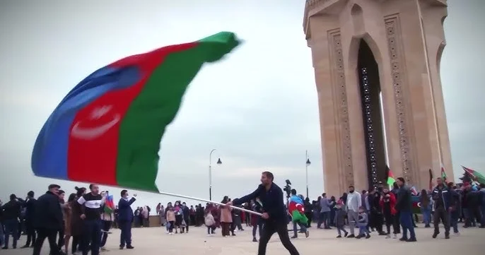 Qışqıranlar, yoxsa susanlar Azərbaycanı kimlər sevir